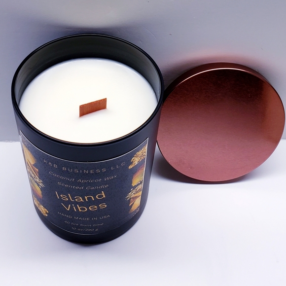 ISLAND VIBES Coconut Apricot Scented Candle with a Crackling Wooden Wick, 12 oz - Picture 3 of 4